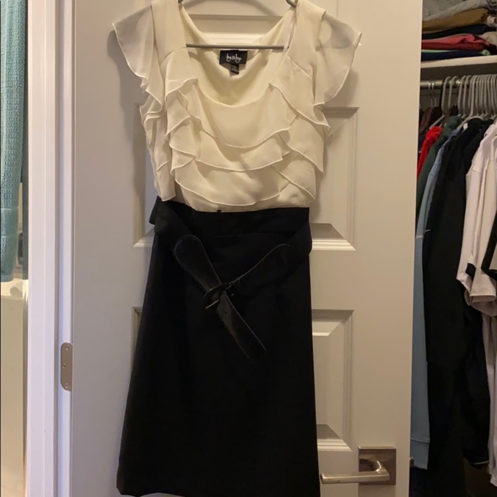 Woman’s dress size 7